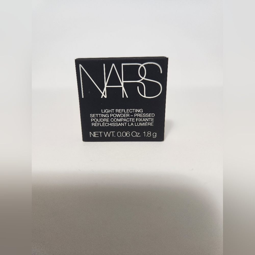 NEW NARS Translucent Crystal Setting Powder - Picture 5 of 10